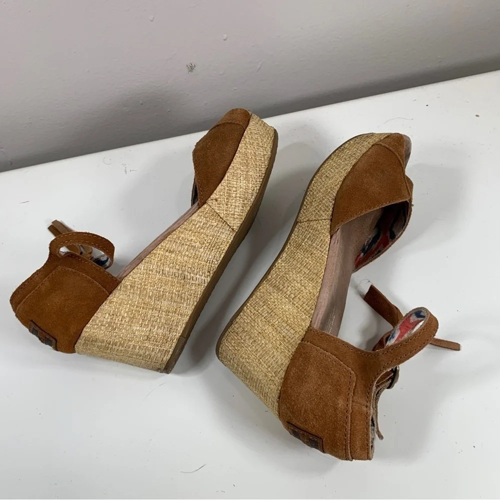 TOMS Espadrille wedge heel sandal tan platform leather ankle strap 5.5W peeptoe